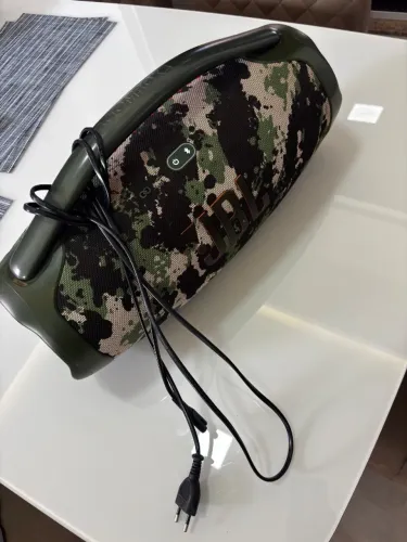 Caixa de Som JBL BOMBOX 3 