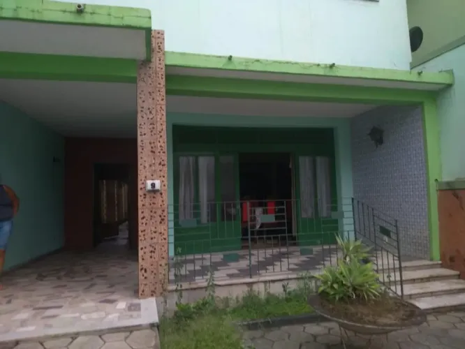 Casa com 4 dormitórios para alugar, 313 m² por R$ 5.000/mês - Parque Rosário - Campos dos
