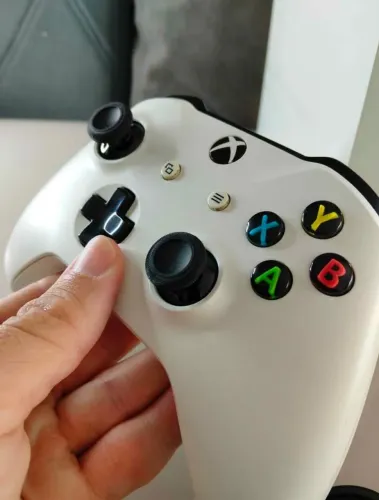 Controle Xbox one s branco original.