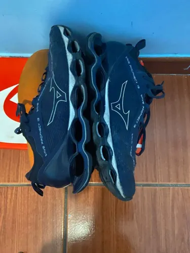 ?Mizuno Prophecy 13 azul zero demais?
