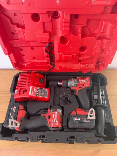 Kit Milwaukee furadeira & parafusadeira