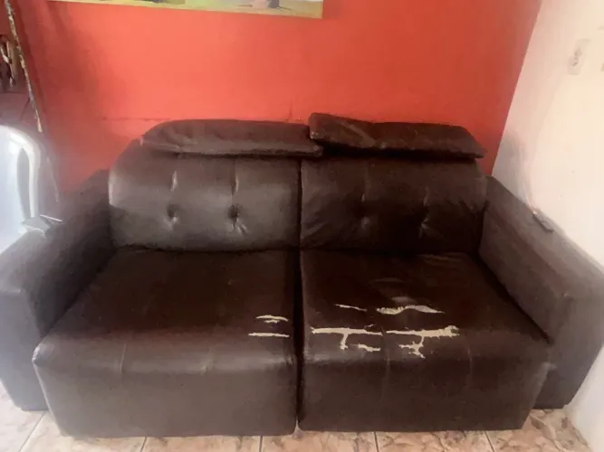 Sofá de couro retrátil