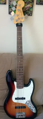 Baixo Fender Player V Ativo