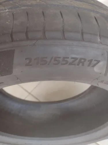 Pneu delinte 215/55/17 ótimo estado 