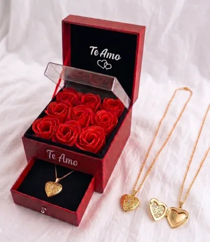 Kit dia dos namorados Relicário + foto personalizada + Porta joias com rosas eternas