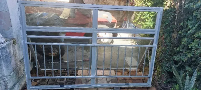Janelão de alumínio 180 por 120cm 450 reais