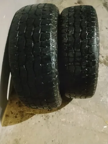 Pneus 205,60,15.