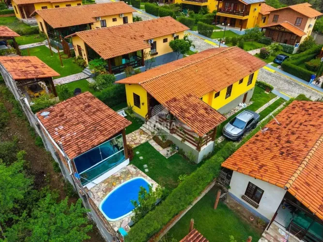 Casa de condomínio com 04 quartos e piscina privativa à venda em Gravatá/PE!