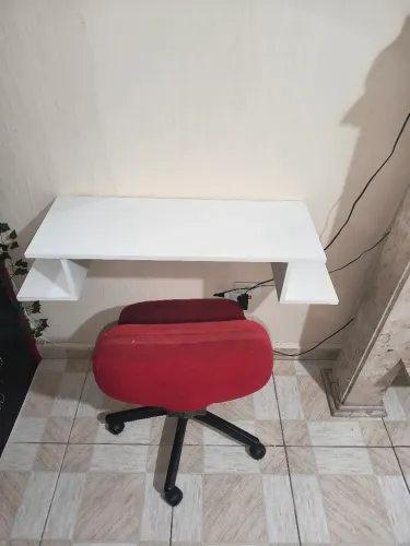 Kit Home Office: Escrivaninha Suspensa + Cadeira Giratória (Ótimo Custo-Benefício)