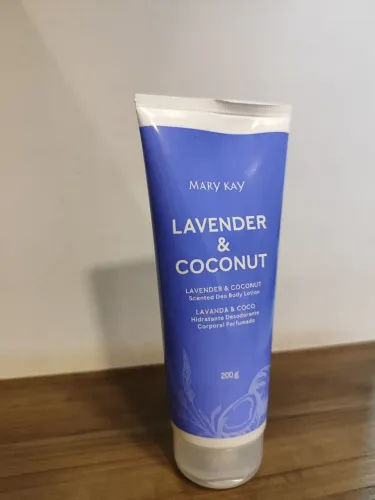 Hidratante Desodorante Corporal Perfumado Lavanda e Cocô Mary Kay 
