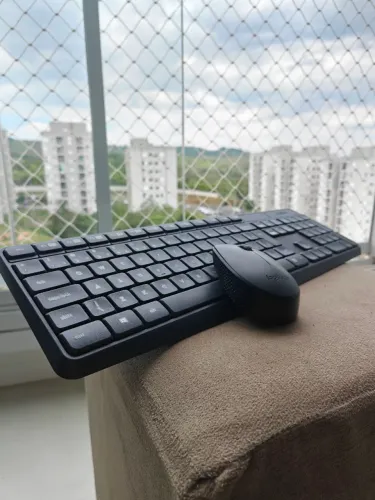 Combo Teclado e Mouse sem Fio Logitech MK235