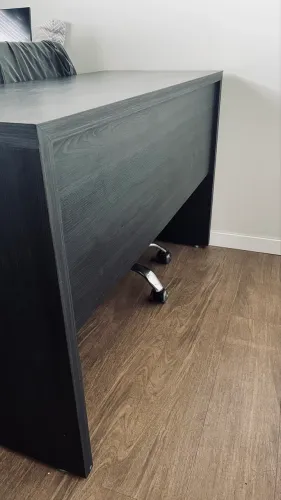 ESCRIVANINHA PRETA MDF + CADEIRA GIRATÓRIA 