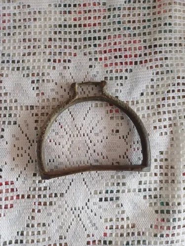 Estribo antigo de metal veja fotos