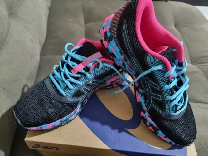 Tenis Asics N°38 novo na caixa sem uso 