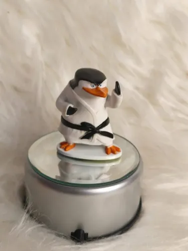 Boneco Capitão - Os Pinguins de Madagascar
