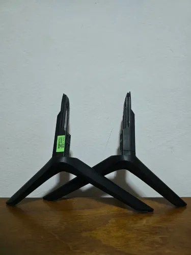 Pedestal TV55 Philco Roku