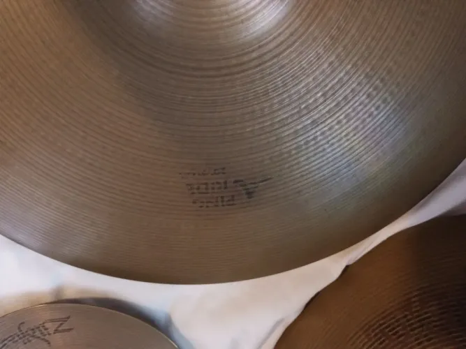 Pratos Zildjan Avedis 