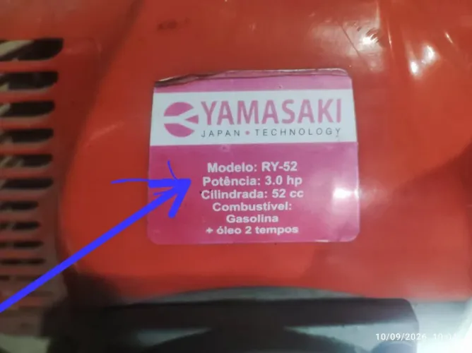 Máquina roçadeira 