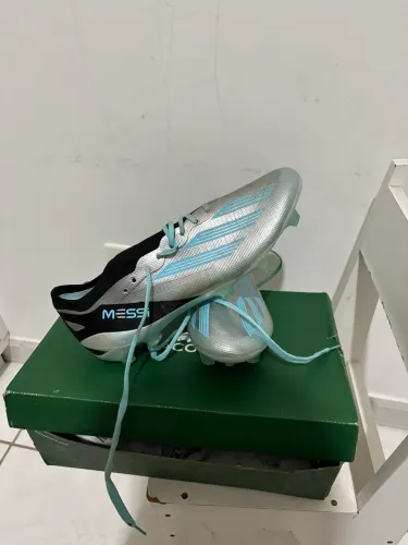 Chuteira adidas Campo 42