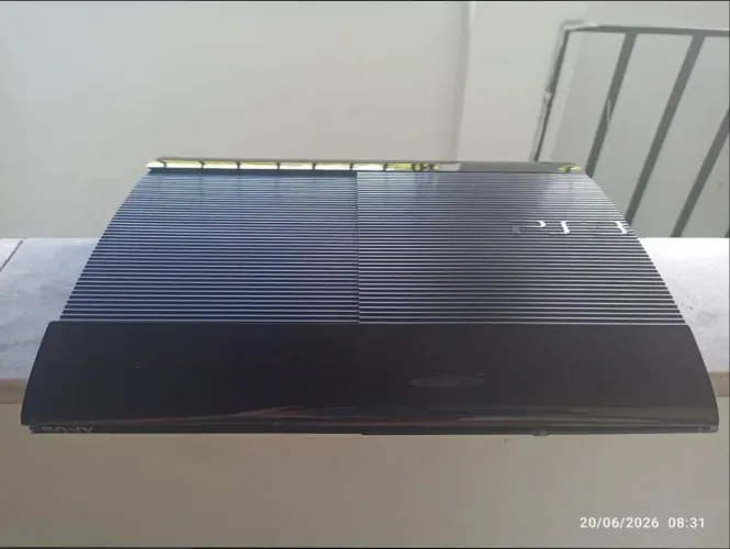PS3 super slim quebrado