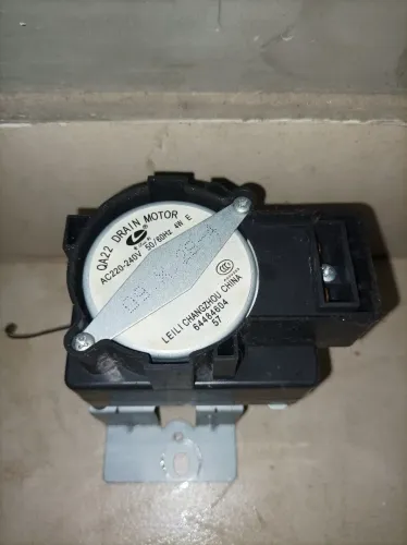 Eletrolux LTC10 Trator De Drenagem De Motor