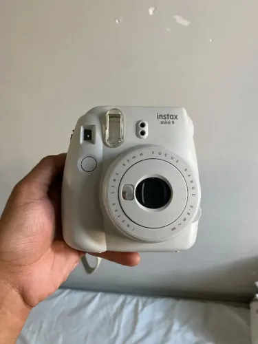 Câmera Polaroid Instax Mini 9
