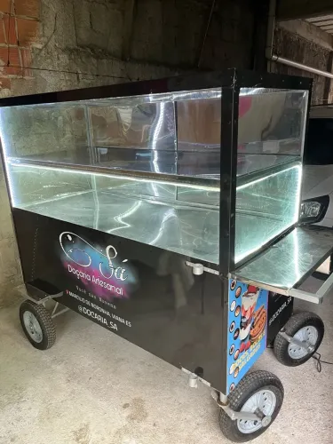 Carrinho para doces e bolos