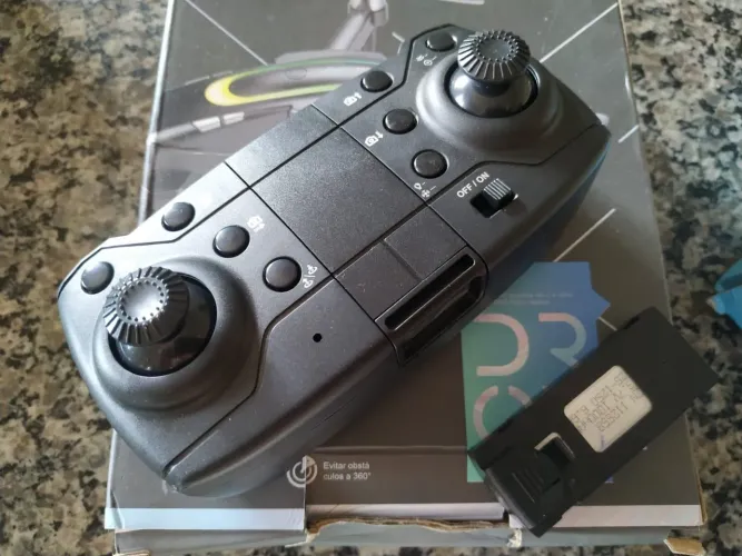 Vendo  bateria  e radio controle do drone XT 105