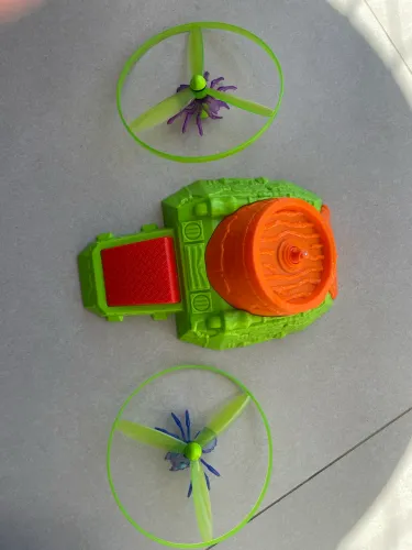 Brinquedo infantil lançador Zuru funcionando perfeitamente