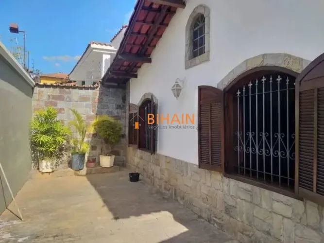 Casa com 6 dormitórios à venda, 325 m² por R$ 1.250.000,00 - Havaí - Belo Horizonte/MG