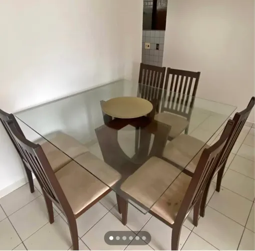 Vendo linda mesa com base em madeir