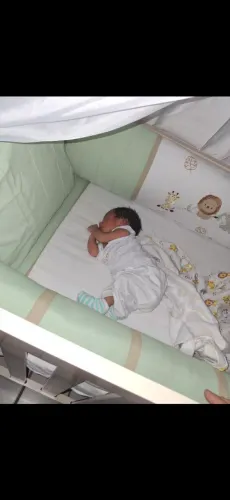 Berço cama novo  so 2 meses de uso colchão novo nao conseguir fazer meu bebê dormi nele