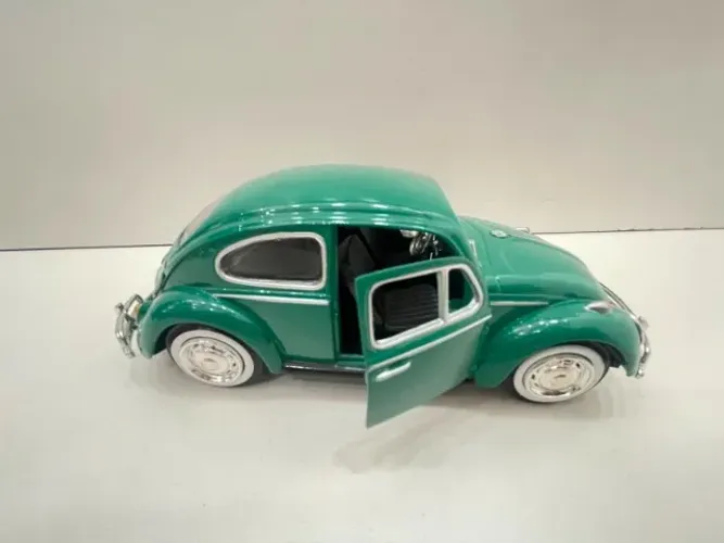 miniatura Volkswagen Fusca (escala colecionável.) - cor verde.