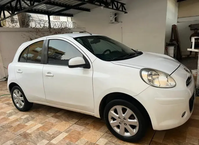 Nissan March SV 1.0 12V Flex 5P 2016
