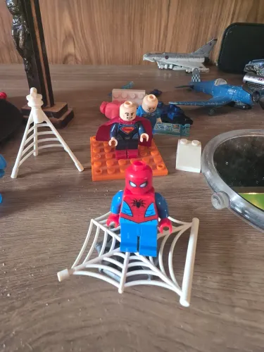 Lego homem aranha