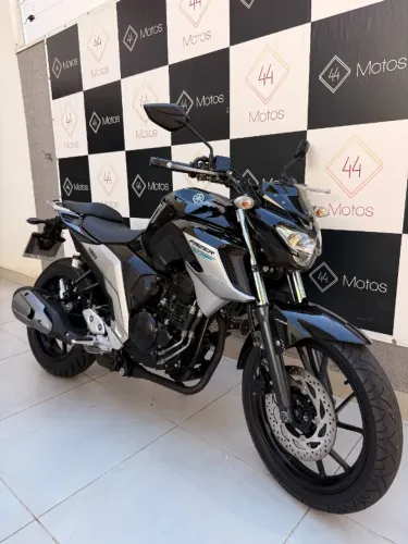 Yamaha FZ25 Fazer 250