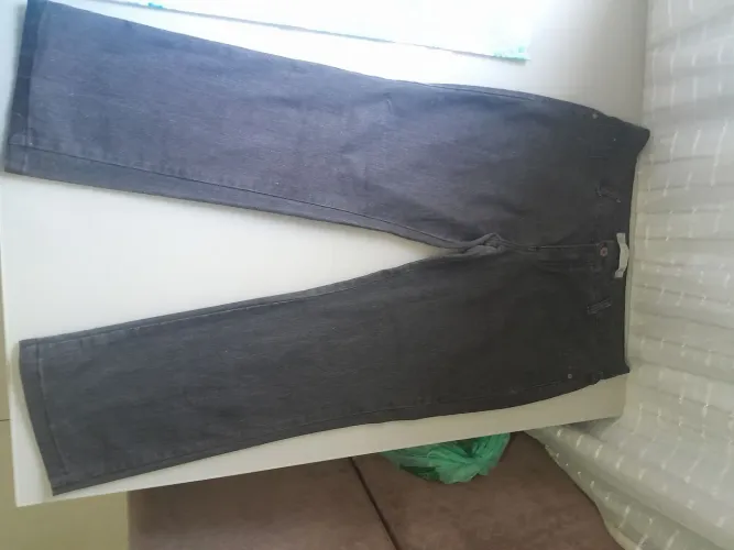 Calça Jeans Preta,Cintura baixa e reta n°-46