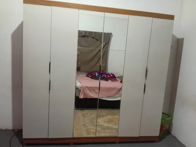 Vende-se esse guarda roupa