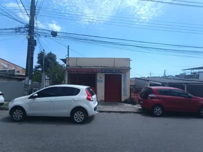 Vendo Casa Prox. a Av. Brasil ( Bairro Santo Antônio )