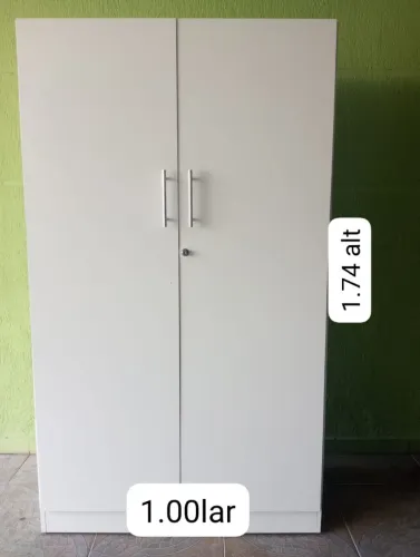 Armário multiuso 
