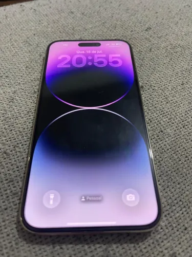 iPhone 14 Pro Max na caixa