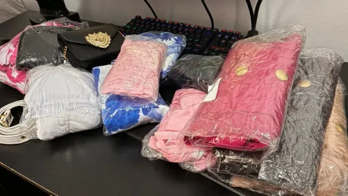 ? Lote de Roupas Femininas Novas para Revenda (14 peças)