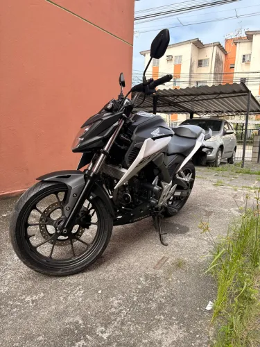 CB 300 F twister extra