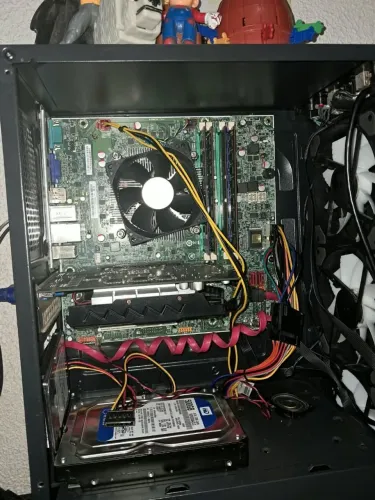 Placa mãe lga1155. (4 sloots de memória ram)+ i5 2400