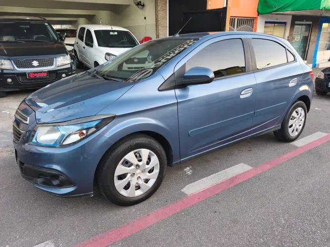 Chevrolet Onix Hatch LT 1.4 8V Flex Power Mec. 4P 2015