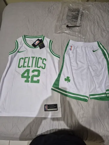 Short e Regata Celtics M