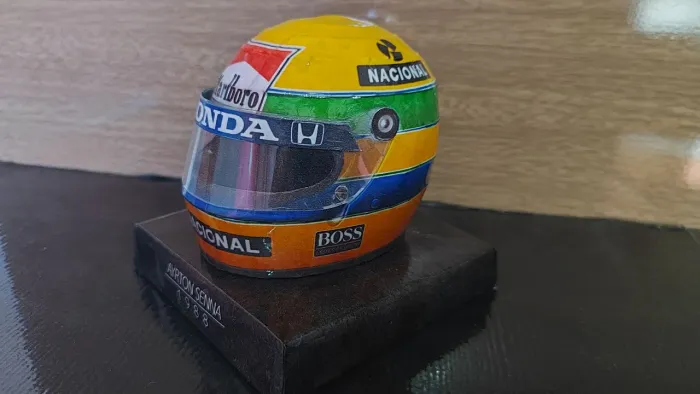 Miniatura capacete Ayrton Senna papercraft 