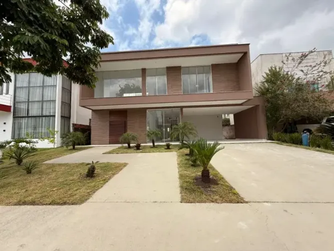 Linda casa faltando pouco acabamento, Montenegro Boulevard, Casa com 3 suítes e gabinete.
