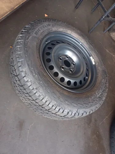 Roda estepe amarok V6 Pneu 245/65r17 2020/2022