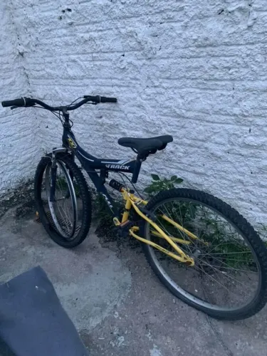 Vende-se essa bicicleta por 180 R$ 